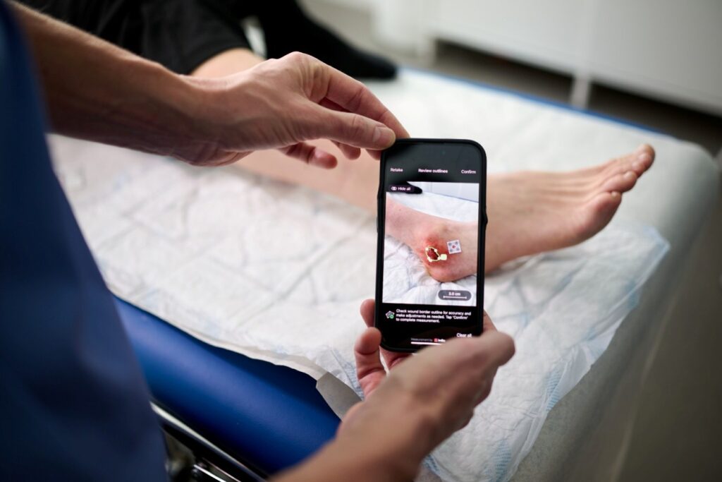 FOTO ESSITY App Cutimed Wound Navigator