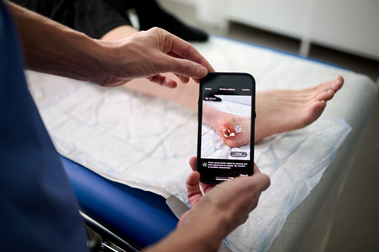 FOTO ESSITY App Cutimed Wound Navigator